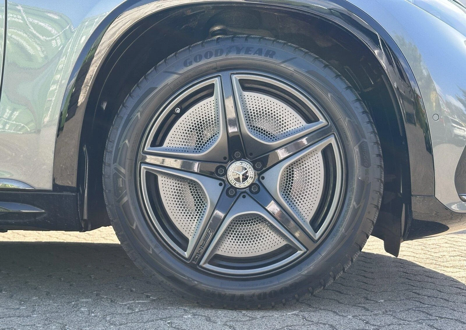 Mercedes-Benz EQS 450 SUV/AMG/4-MATIC/HYPERSCREEN/BURM/PANO/NIGHT/ - изображение 7