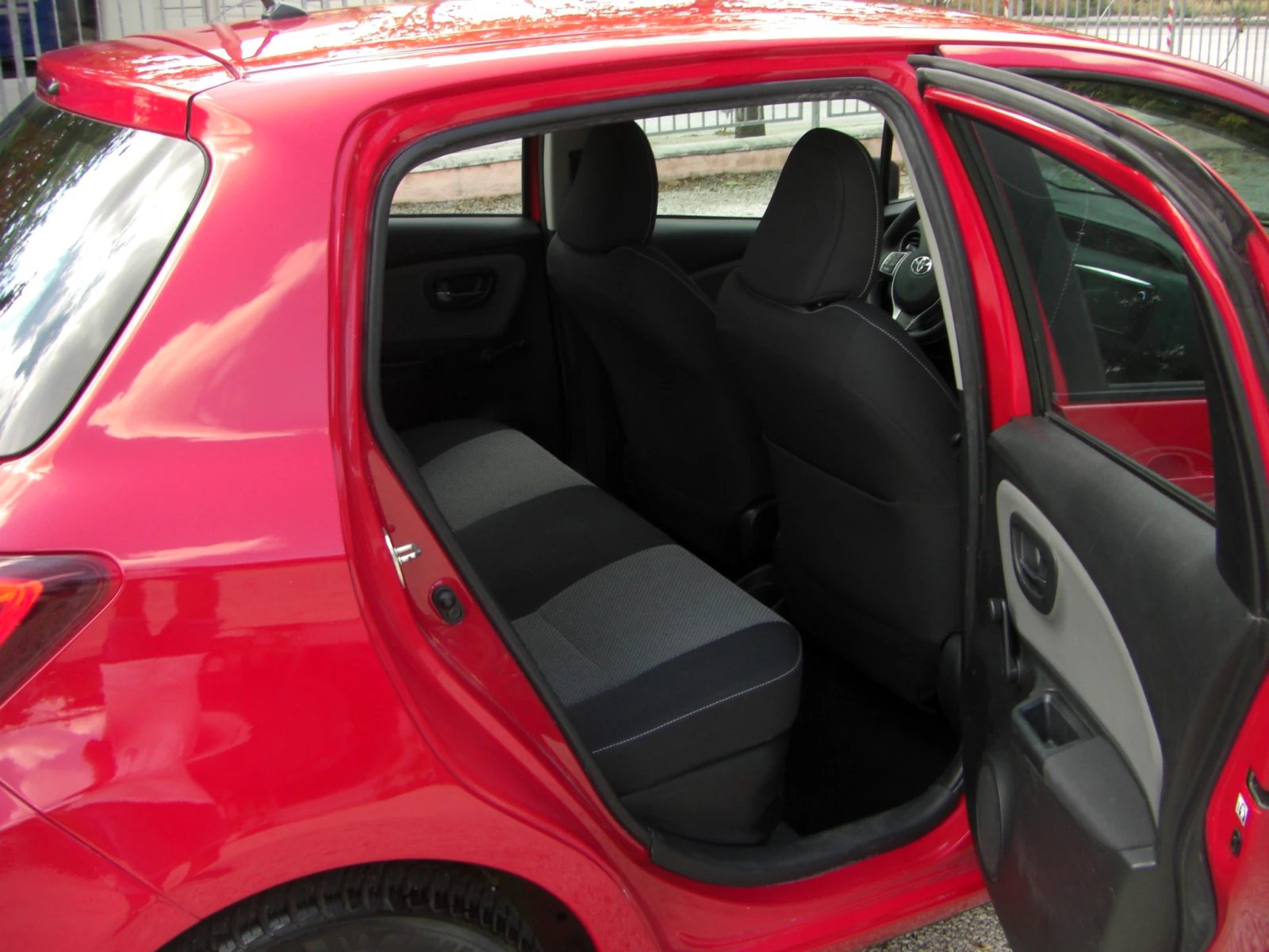 Toyota Yaris 1.5i HYBRID NAVI LED EURO 6B | Mobile.bg   14