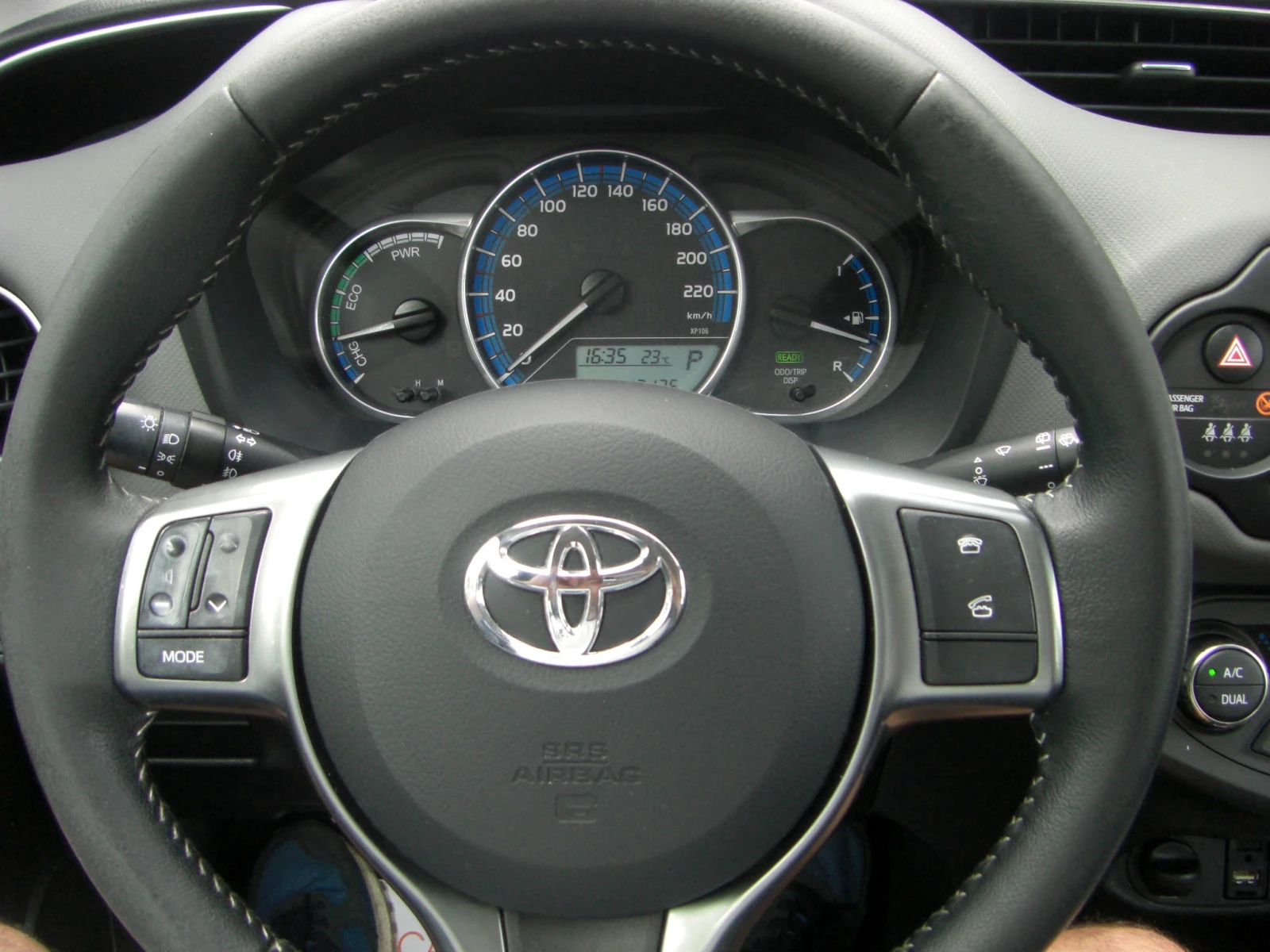 Toyota Yaris 1.5i HYBRID NAVI LED EURO 6B | Mobile.bg   11