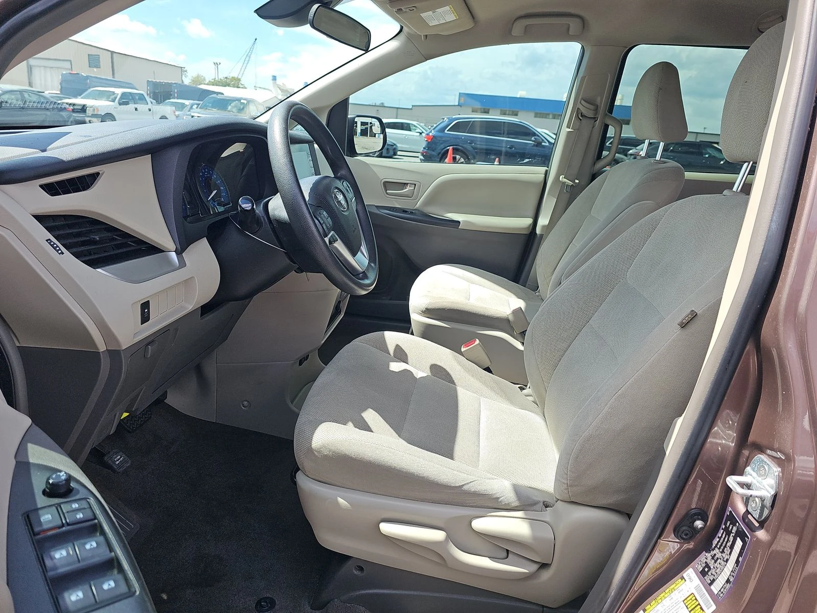 Toyota Sienna, снимка 11 - Автомобили и джипове - 53826269
