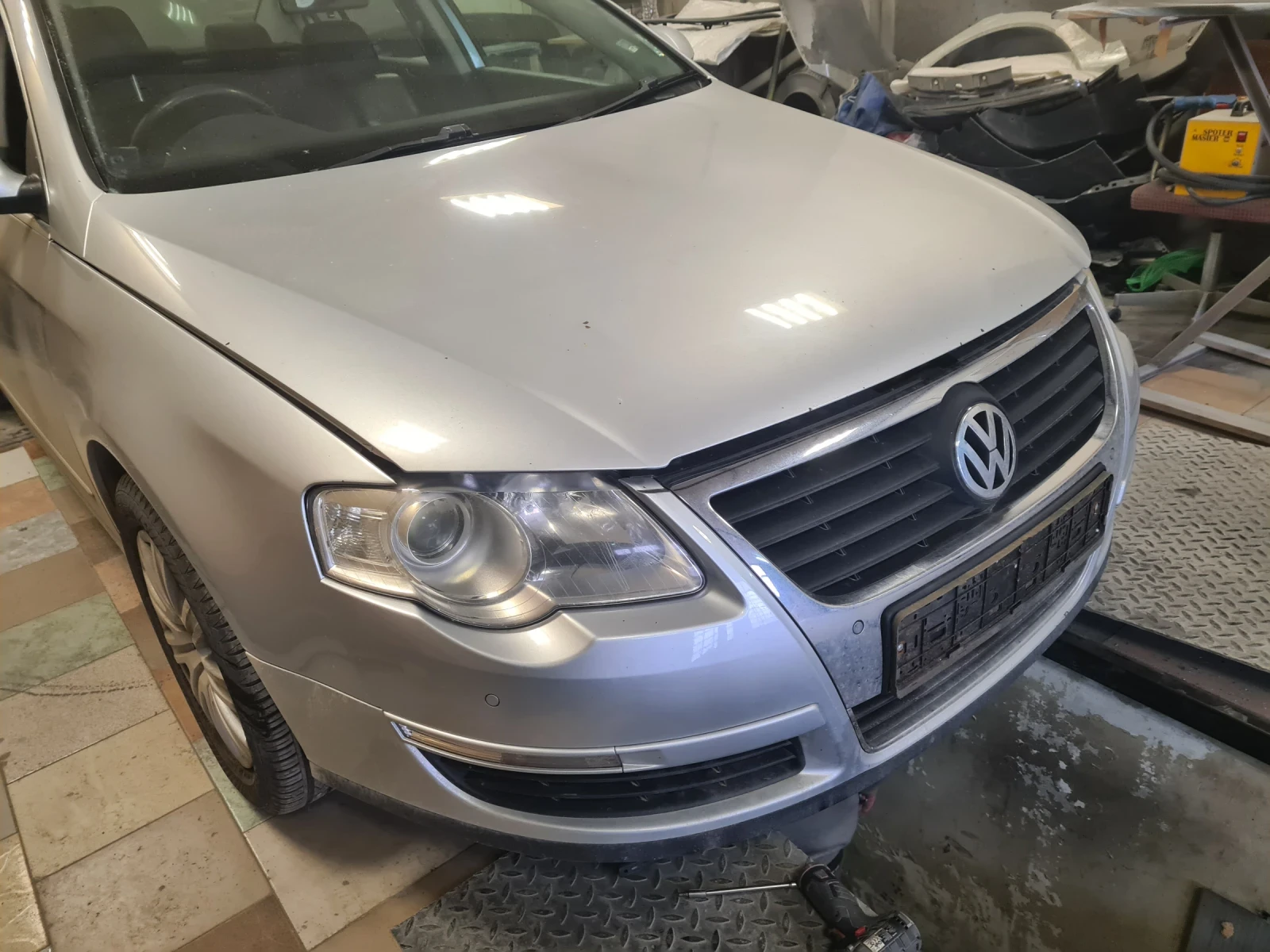 VW Passat, снимка 12 - Автомобили и джипове - 53890101