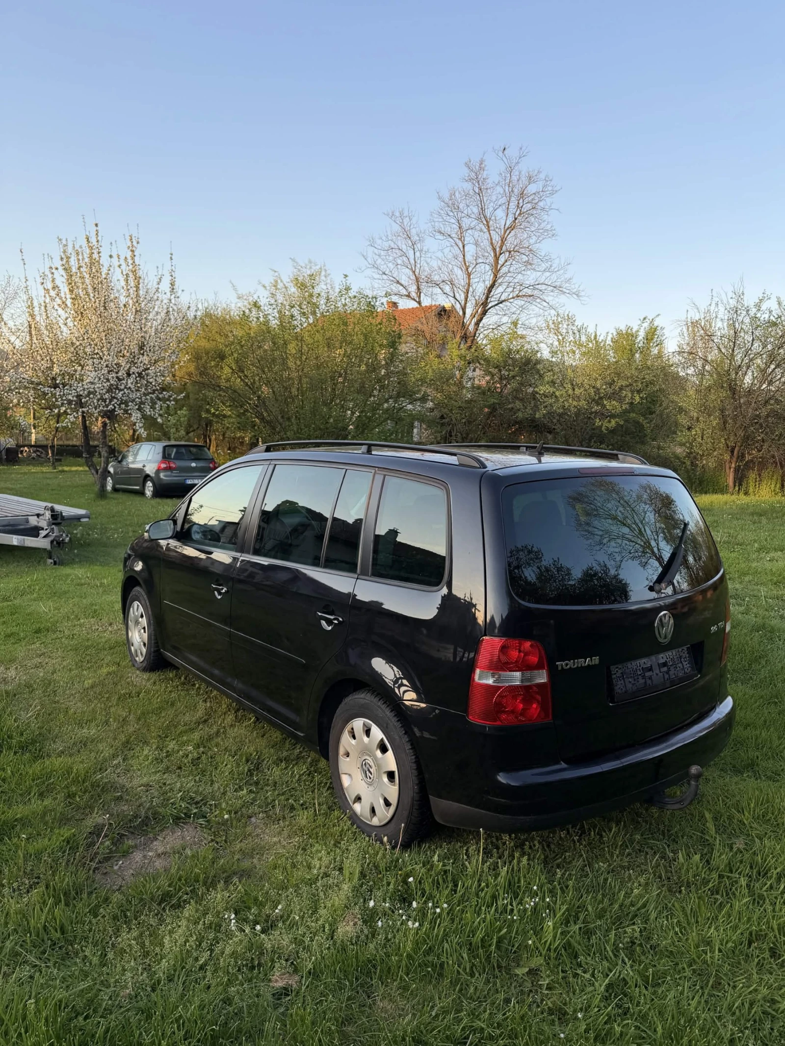 VW Touran 2.0 TDI 7местна , снимка 9 - Автомобили и джипове - 54315195