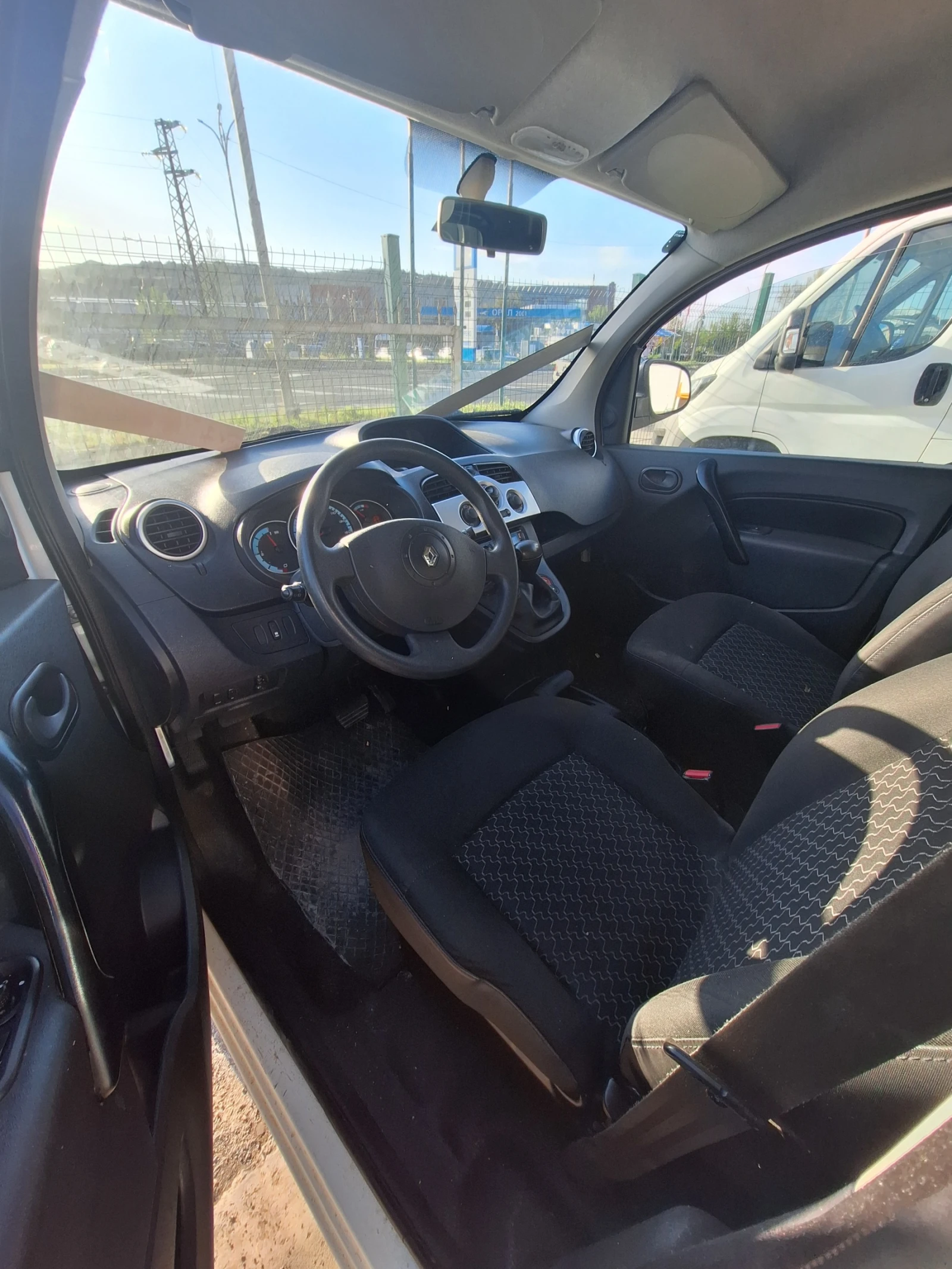 Renault Kangoo ZE електрически , снимка 8 - Автомобили и джипове - 54351702