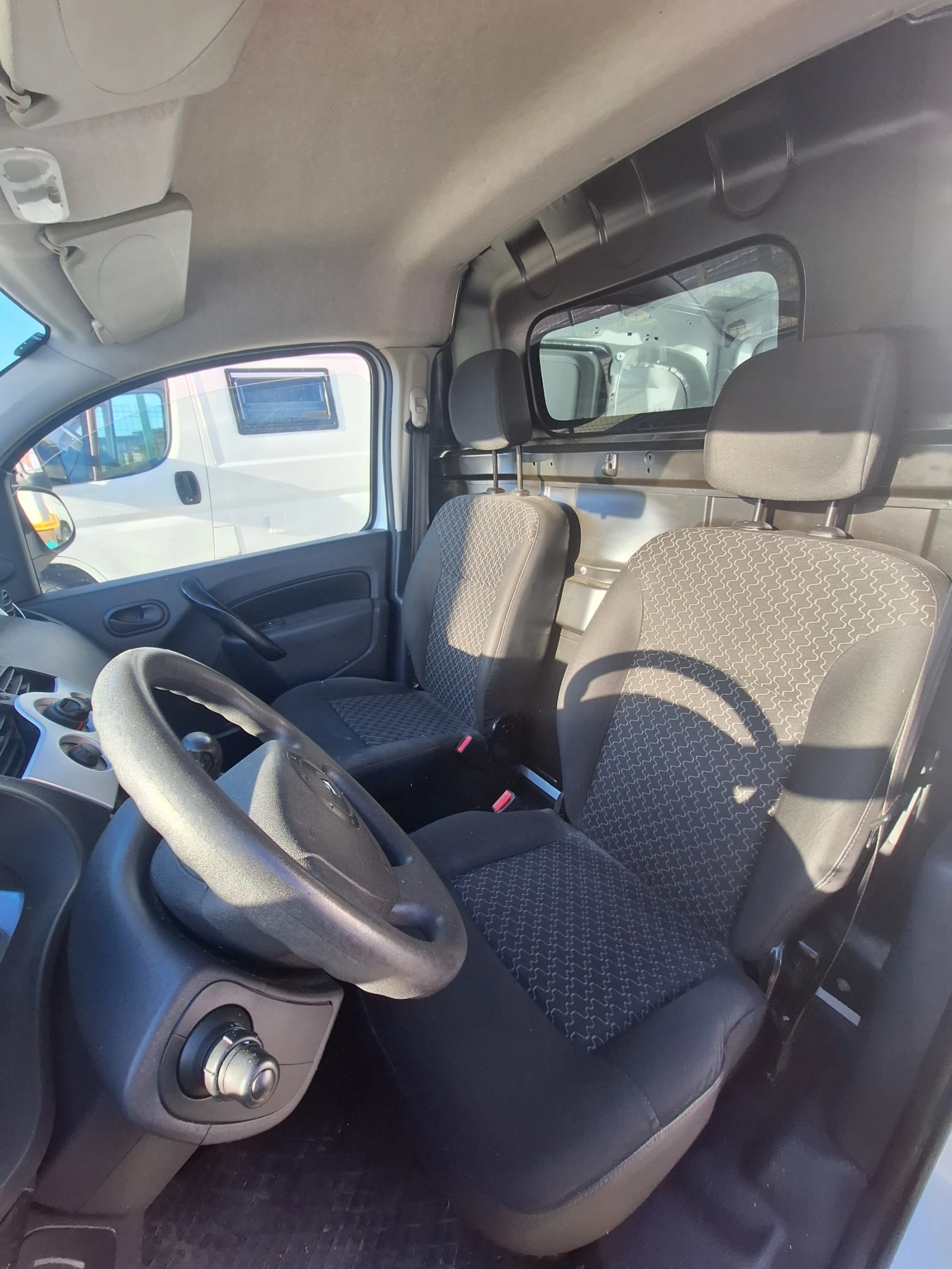 Renault Kangoo ZE електрически , снимка 9 - Автомобили и джипове - 54351702