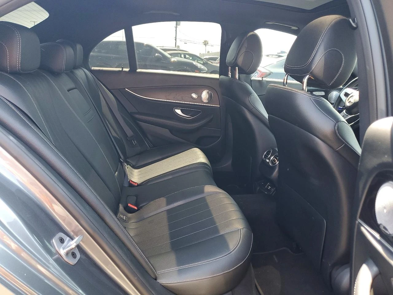 Mercedes-Benz E 300 2019 MERCEDES-BENZ E 300, снимка 10 - Автомобили и джипове - 54729445