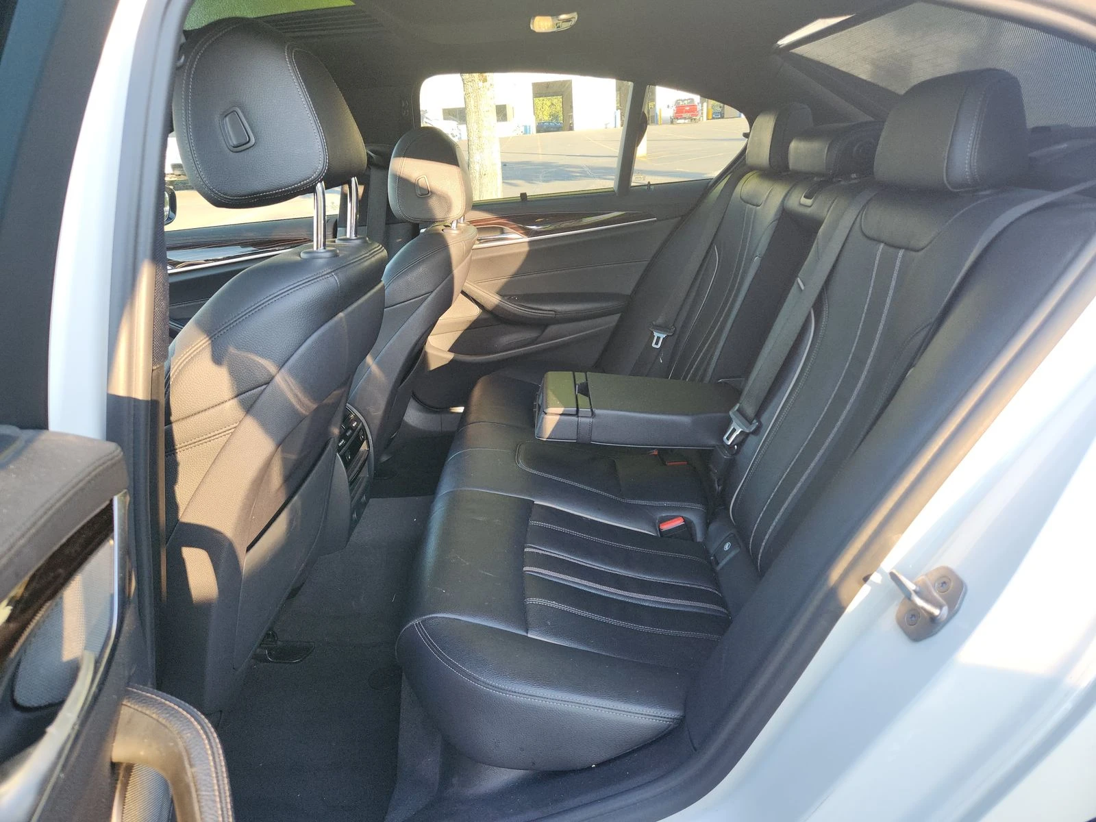 BMW 540 M-PK* HARMAN* HUD* CONTINENTAL* КРАЙНА ЦЕНА, снимка 15 - Автомобили и джипове - 55147427
