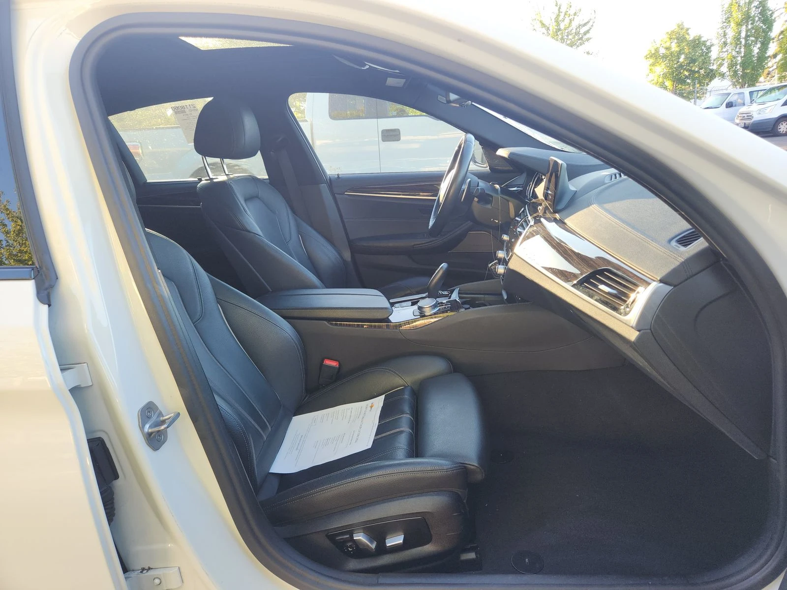 BMW 540 M-PK* HARMAN* HUD* CONTINENTAL* КРАЙНА ЦЕНА, снимка 14 - Автомобили и джипове - 55147427