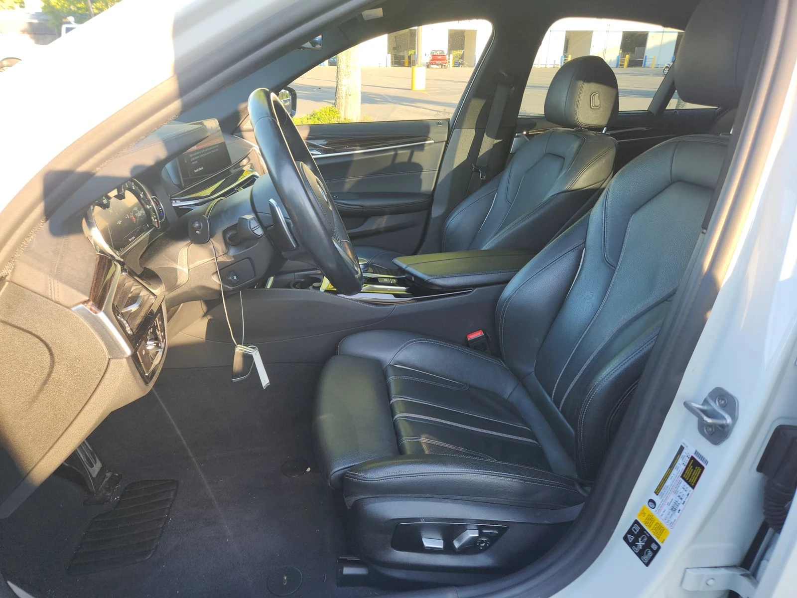 BMW 540 M-PK* HARMAN* HUD* CONTINENTAL* КРАЙНА ЦЕНА, снимка 10 - Автомобили и джипове - 55147427
