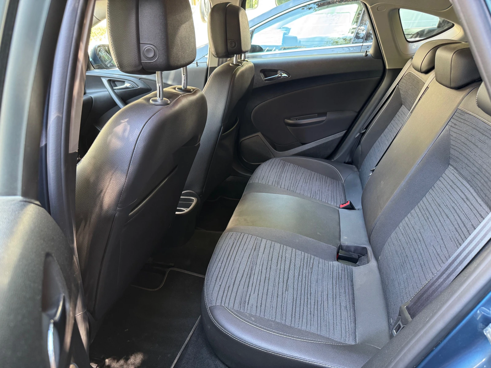Opel Astra J, снимка 8 - Автомобили и джипове - 55526486