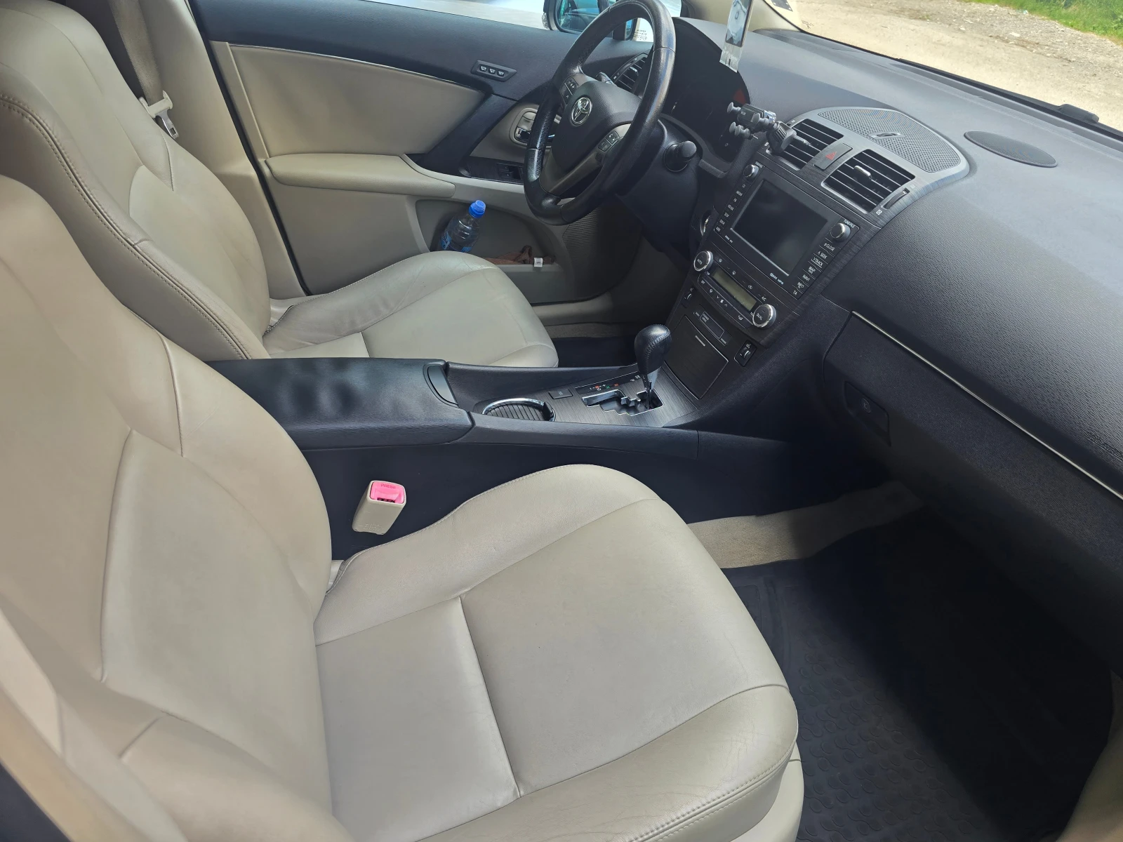Toyota Avensis 1.8, снимка 16 - Автомобили и джипове - 55588398