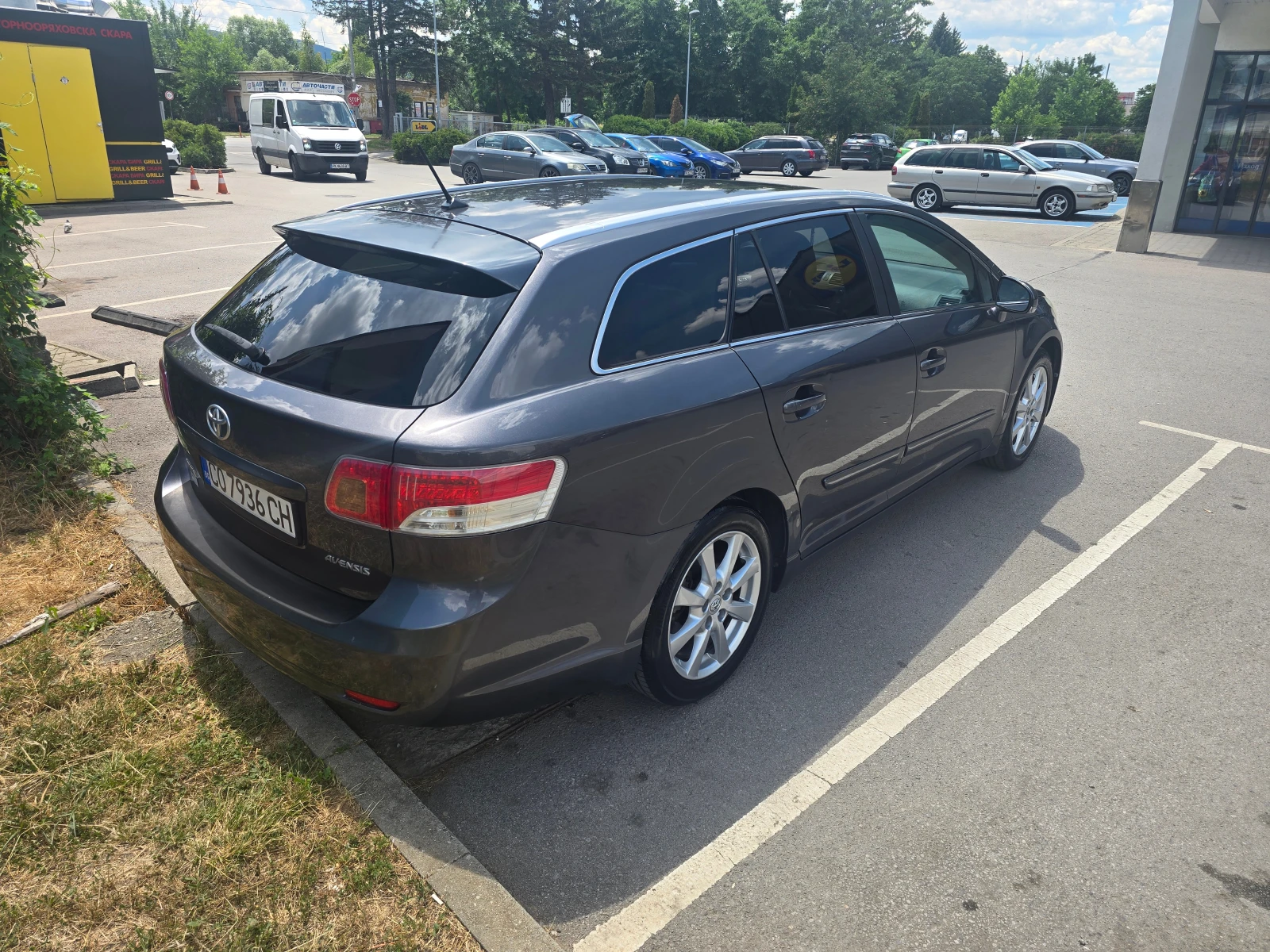 Toyota Avensis 1.8, снимка 8 - Автомобили и джипове - 55588398