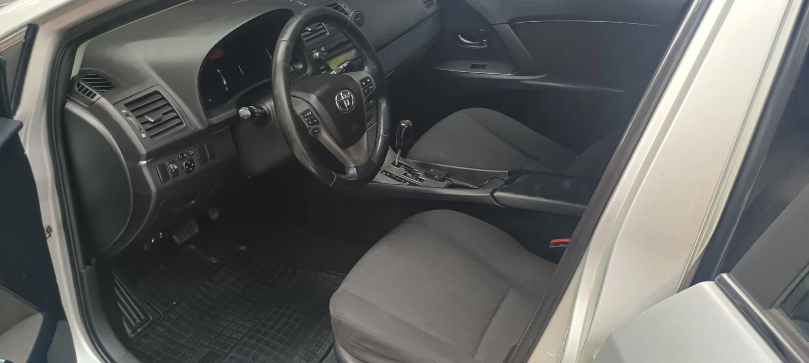 Toyota Avensis, снимка 8 - Автомобили и джипове - 55777629