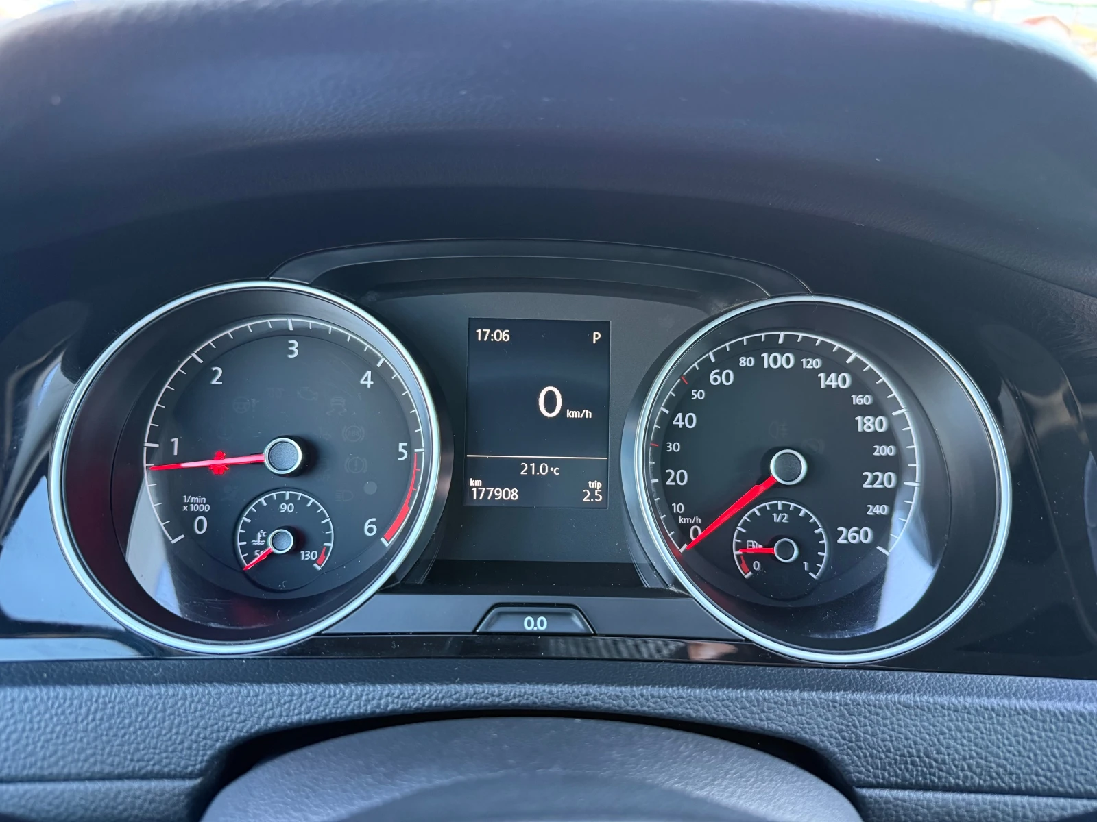 VW Golf 1.6TDI -DSG, снимка 12 - Автомобили и джипове - 56363472