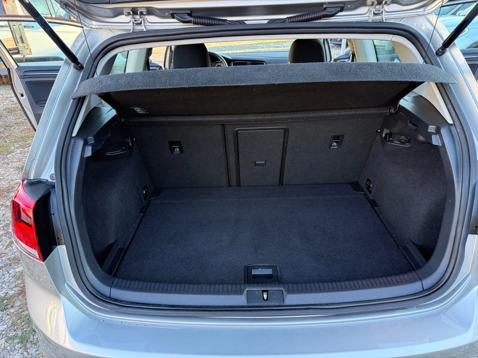 VW Golf 1.6TDI -DSG, снимка 14 - Автомобили и джипове - 56363472