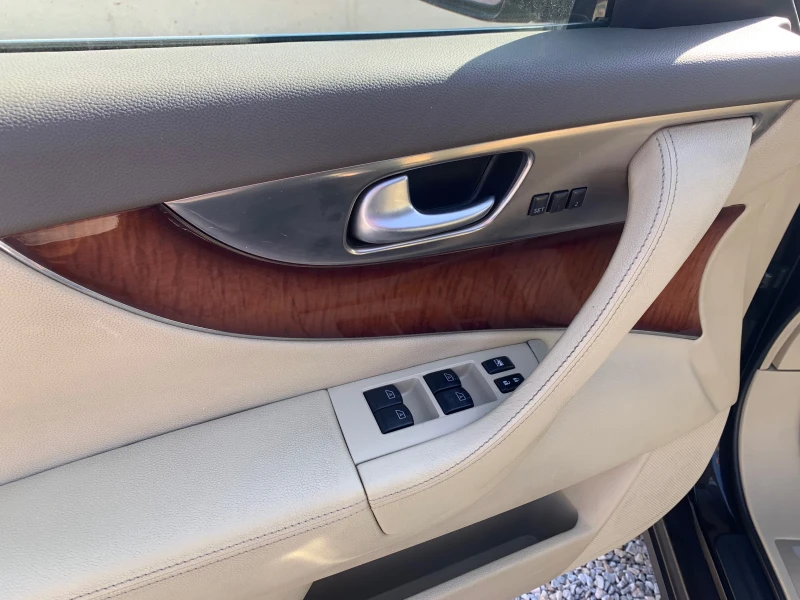 Infiniti Fx 30 d S ПЕРФЕКТЕН ВСИЧКИ ЕКСТРИ 4 КАМЕРИ, снимка 12 - Автомобили и джипове - 51854376