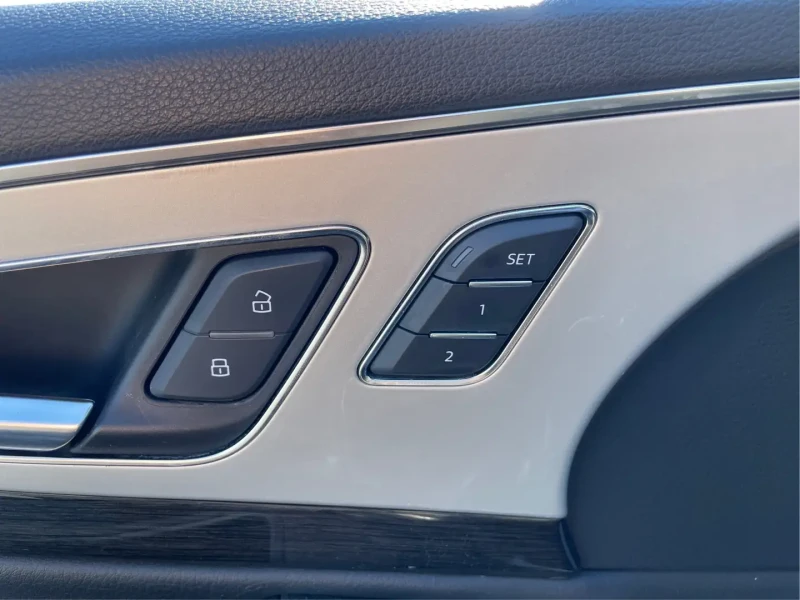 Audi Q7 * Progressiv* S-Line* Quattro* 7 местен* Панорама, снимка 12 - Автомобили и джипове - 52591032