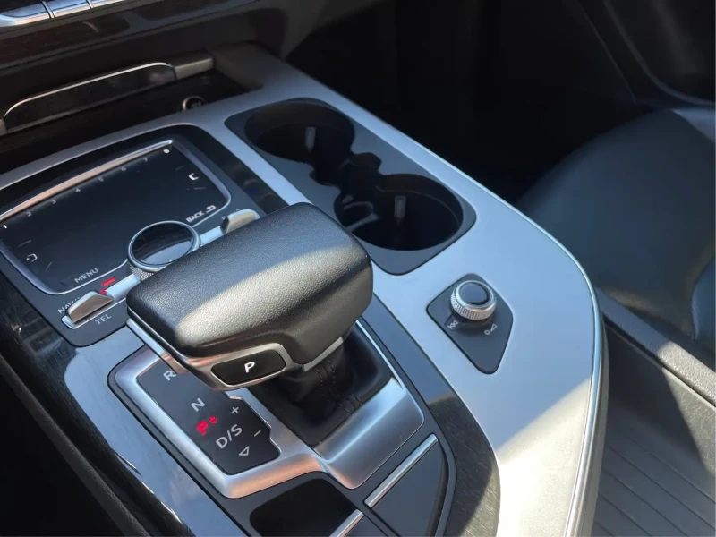 Audi Q7 * Progressiv* S-Line* Quattro* 7 местен* Панорама, снимка 8 - Автомобили и джипове - 52591032