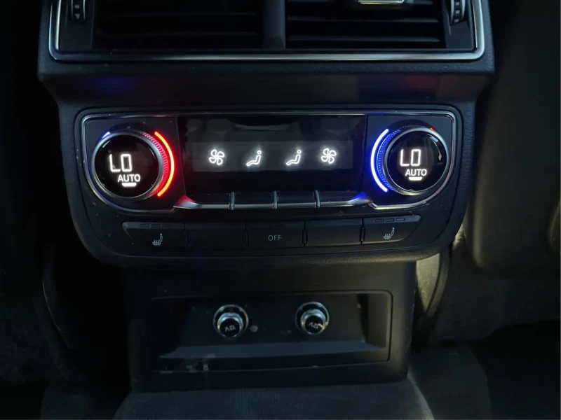 Audi Q7 * Progressiv* S-Line* Quattro* 7 местен* Панорама, снимка 11 - Автомобили и джипове - 52591032