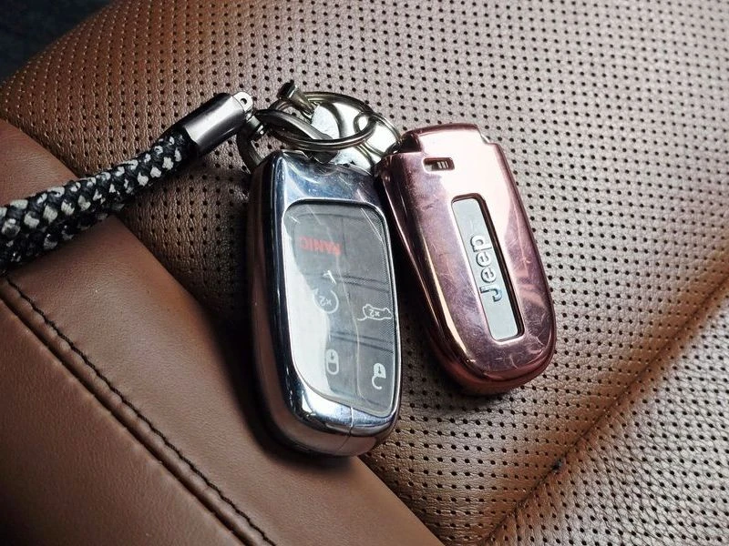 Jeep Cherokee 3.6 Summit| 295к.с., снимка 15 - Автомобили и джипове - 56066869