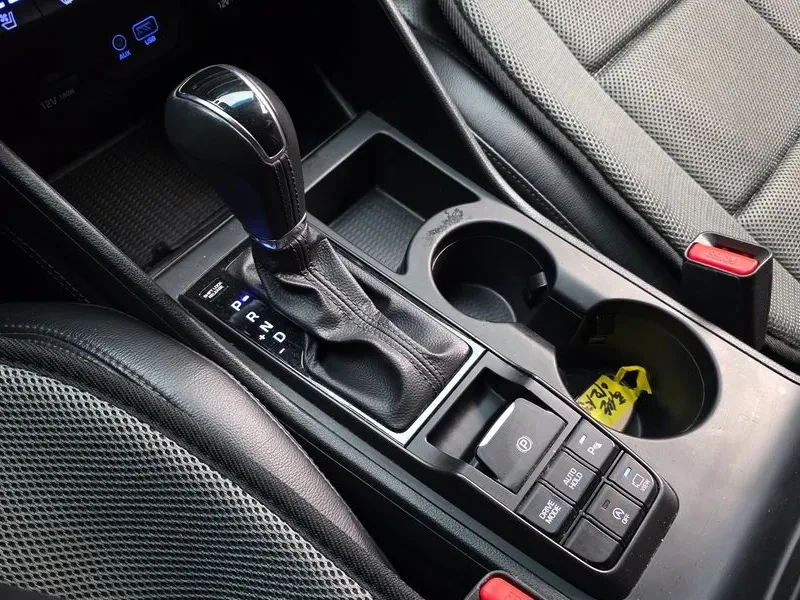 Hyundai Tucson Diesel 1.6 2Wd Premium, снимка 9 - Автомобили и джипове - 56130873