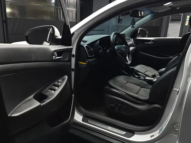 Hyundai Tucson Diesel 1.6 2Wd Premium, снимка 10 - Автомобили и джипове - 56130873