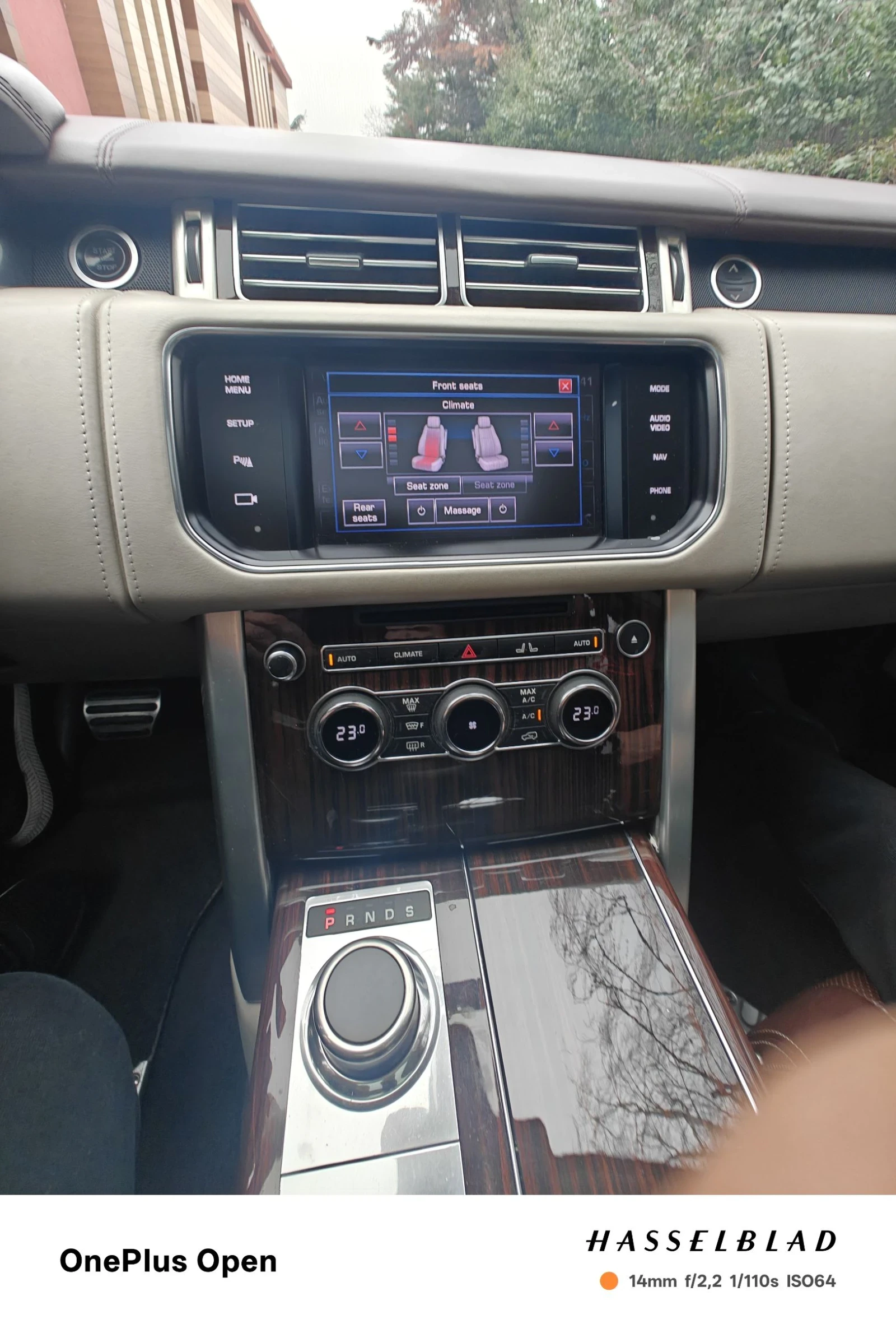 Land Rover Range rover Autobiography    10, 11, 2025 | Mobile.bg   13