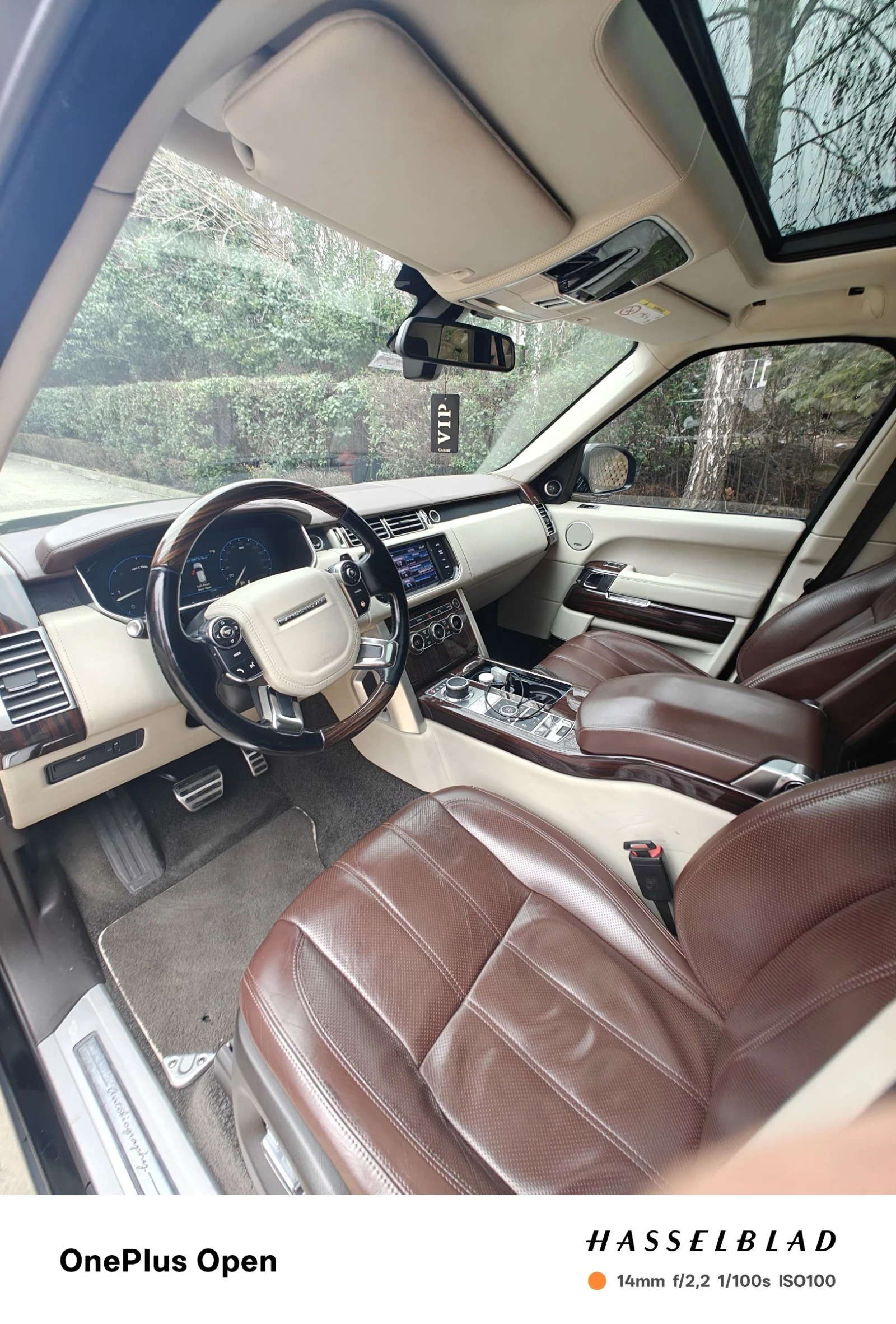 Land Rover Range rover Autobiography    10, 11, 2025 | Mobile.bg   11