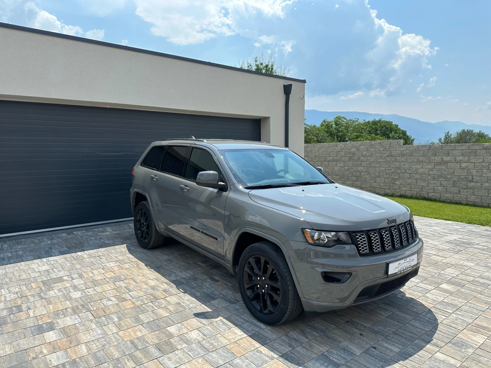 Jeep Grand cherokee 64000 km - изображение 2