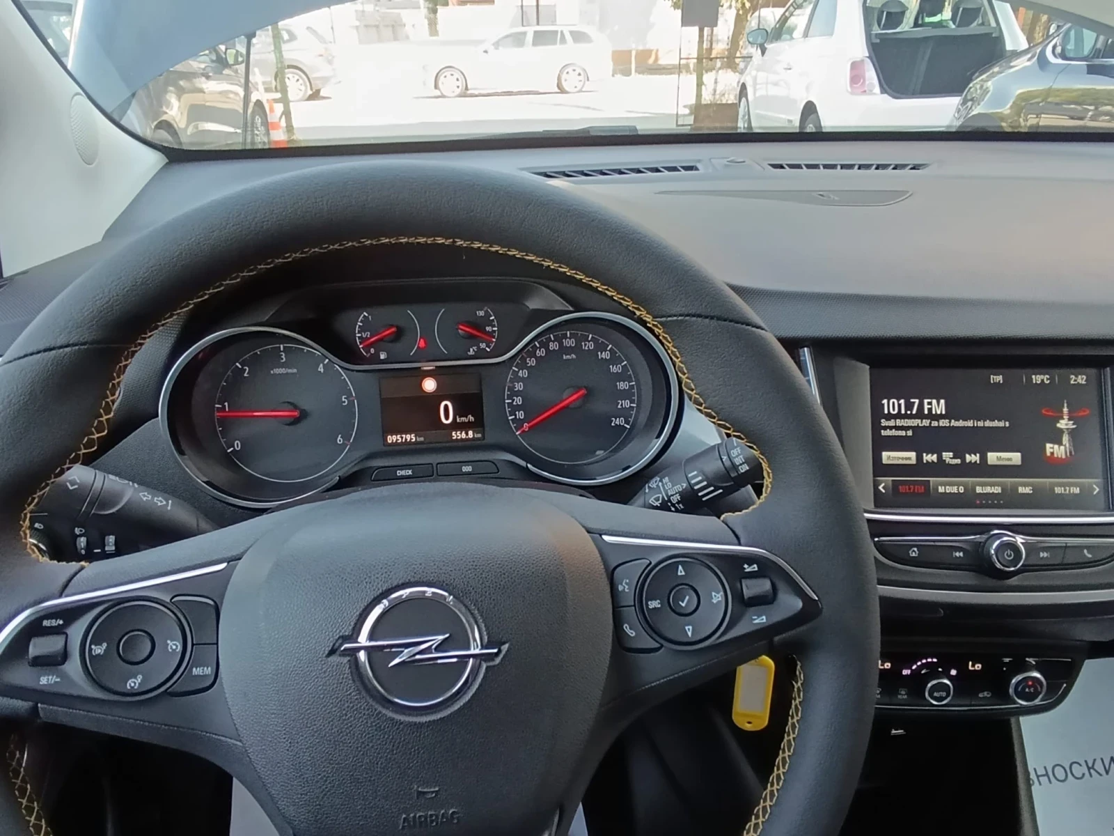 Opel Crossland X 1.5d - изображение 8