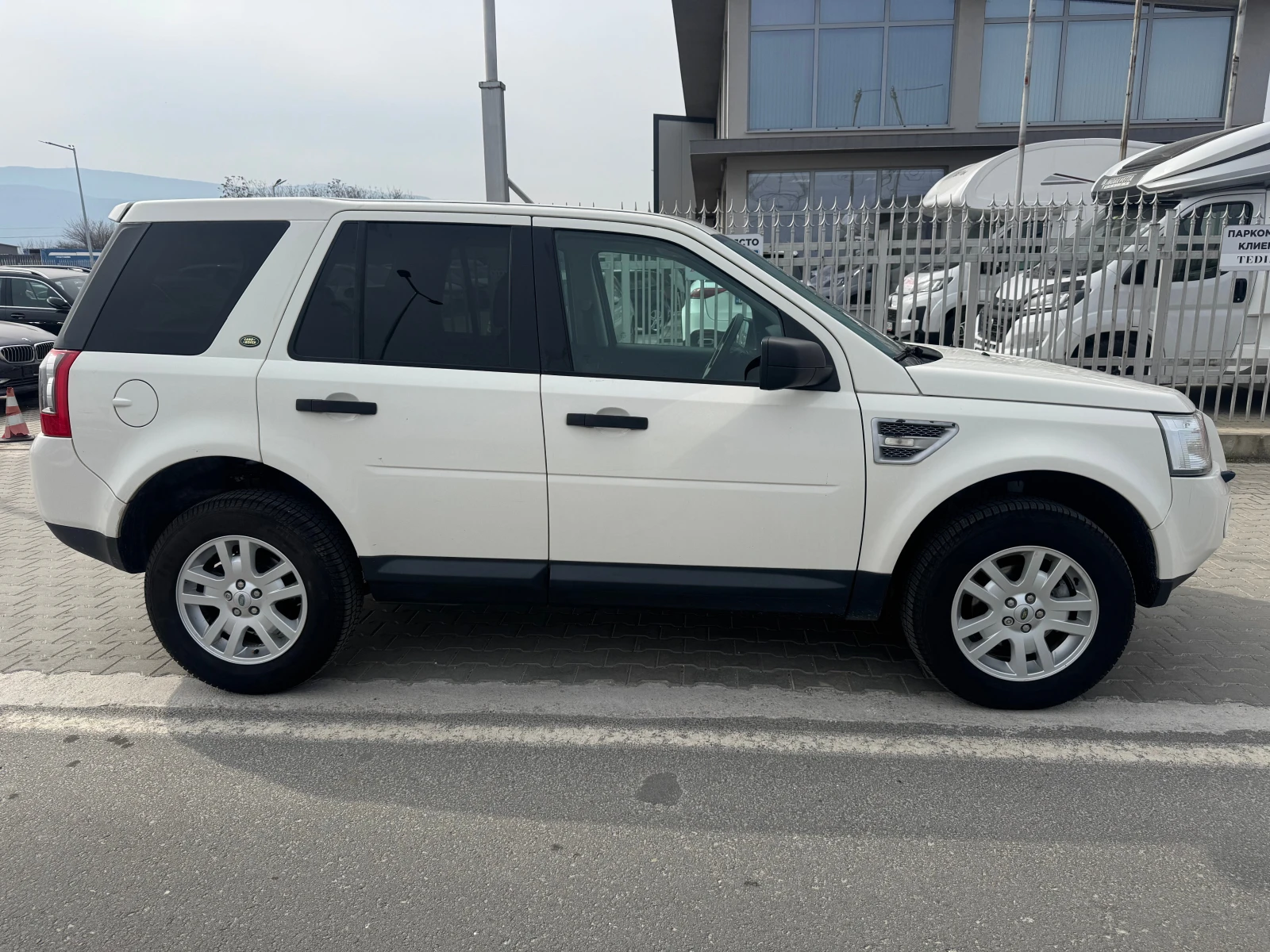 Land Rover Freelander 2.2 AUTOMAT - изображение 4