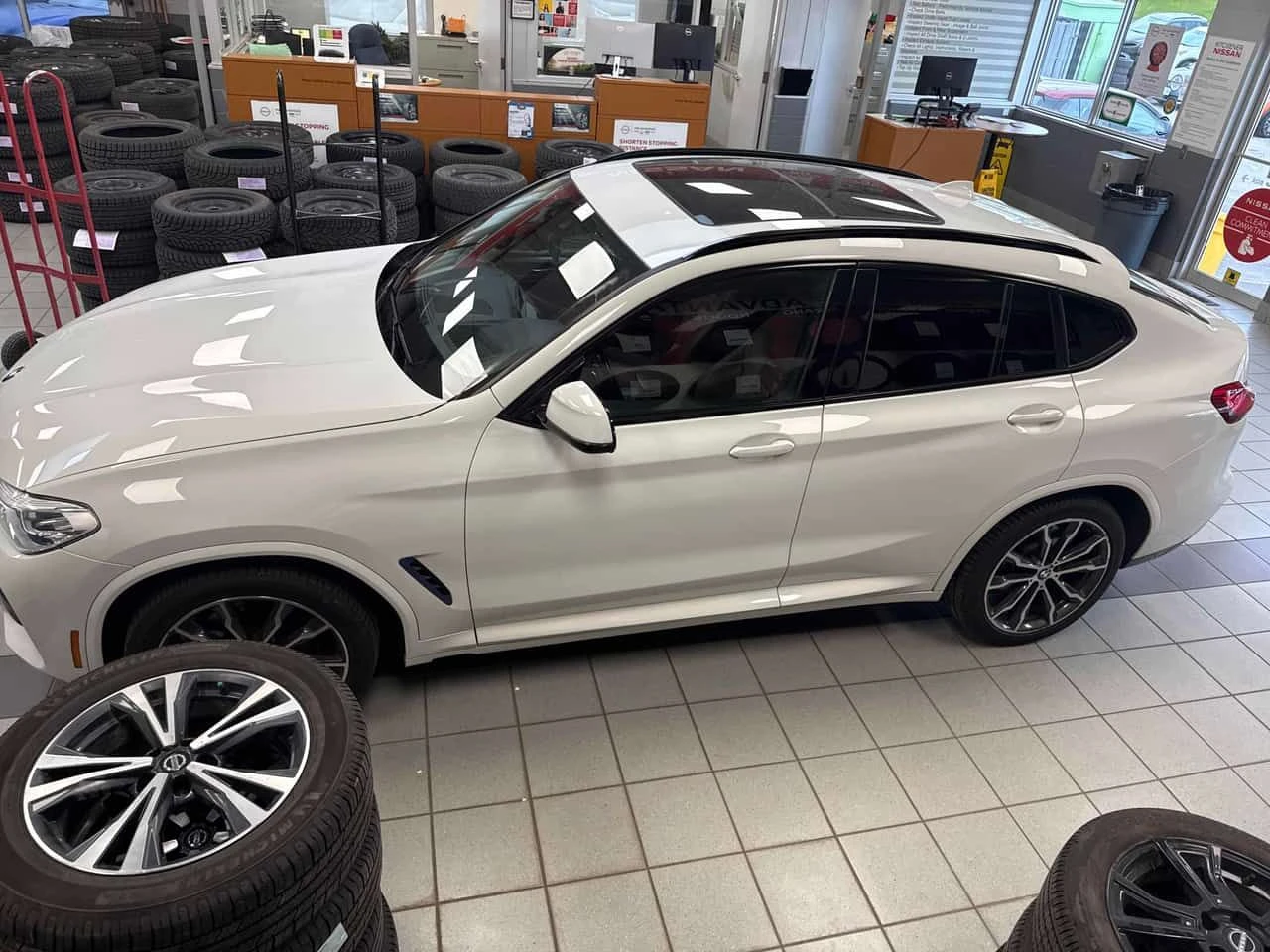 BMW X4 xDrive30i/ПАНОРАМА/HEAD-UP DISPLAY/ПОДГРЕВИ, снимка 3 - Автомобили и джипове - 54399190
