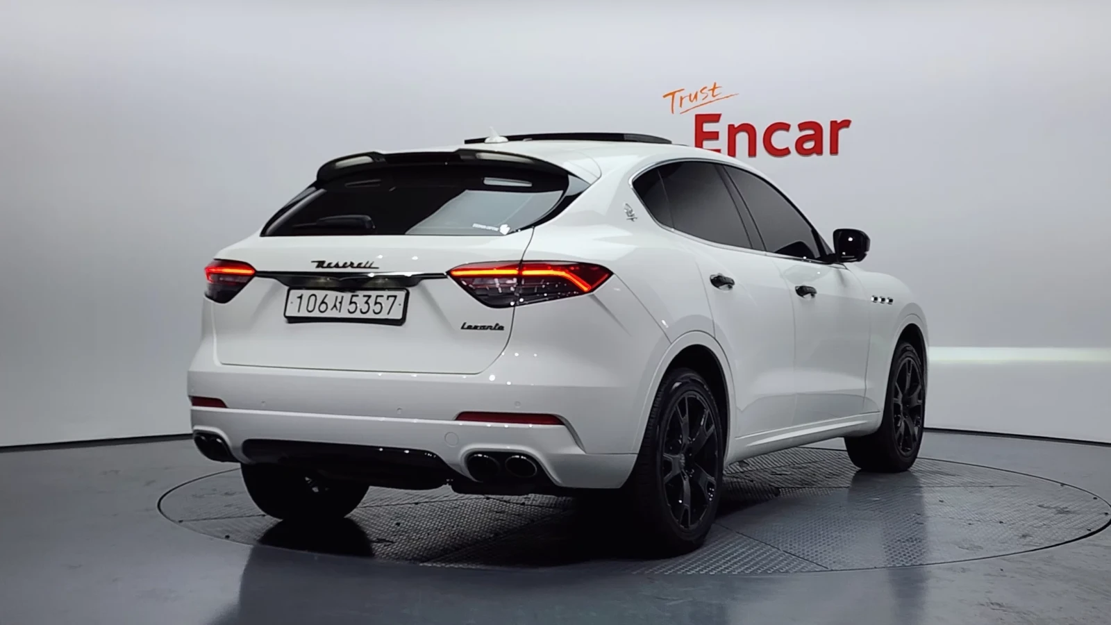 Maserati Levante 3.0 #УНИКАТ# KAMERИ !PANO!, снимка 2 - Автомобили и джипове - 54958254