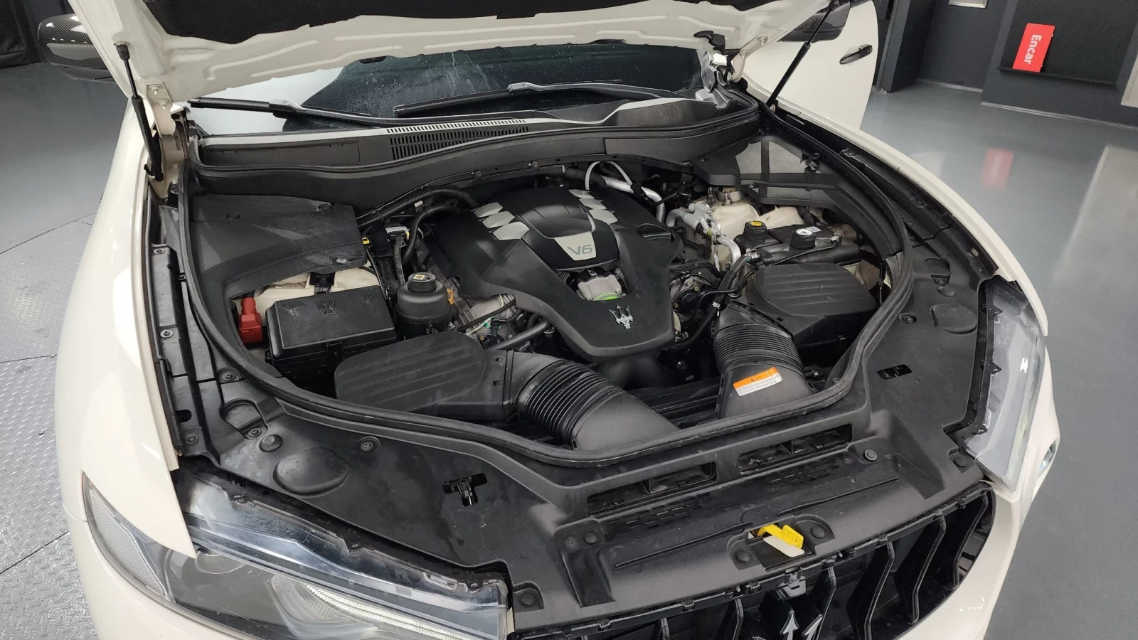 Maserati Levante 3.0 #УНИКАТ# KAMERИ !PANO!, снимка 5 - Автомобили и джипове - 54958254