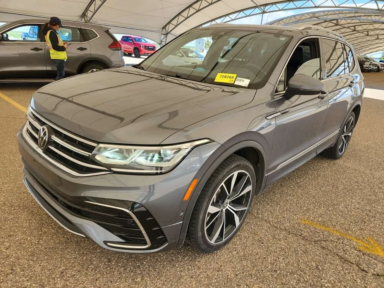 VW Tiguan * HIGHLINE R LINE * CARFAX * БЕЗ ПЪРВОНАЧАЛНА ВНОС
