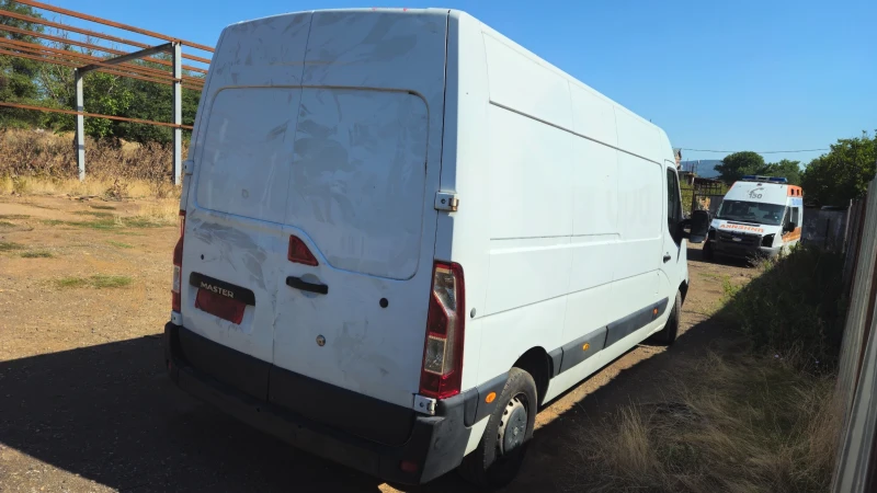 Renault Master 2.3dci/на части , снимка 4 - Бусове и автобуси - 51585036