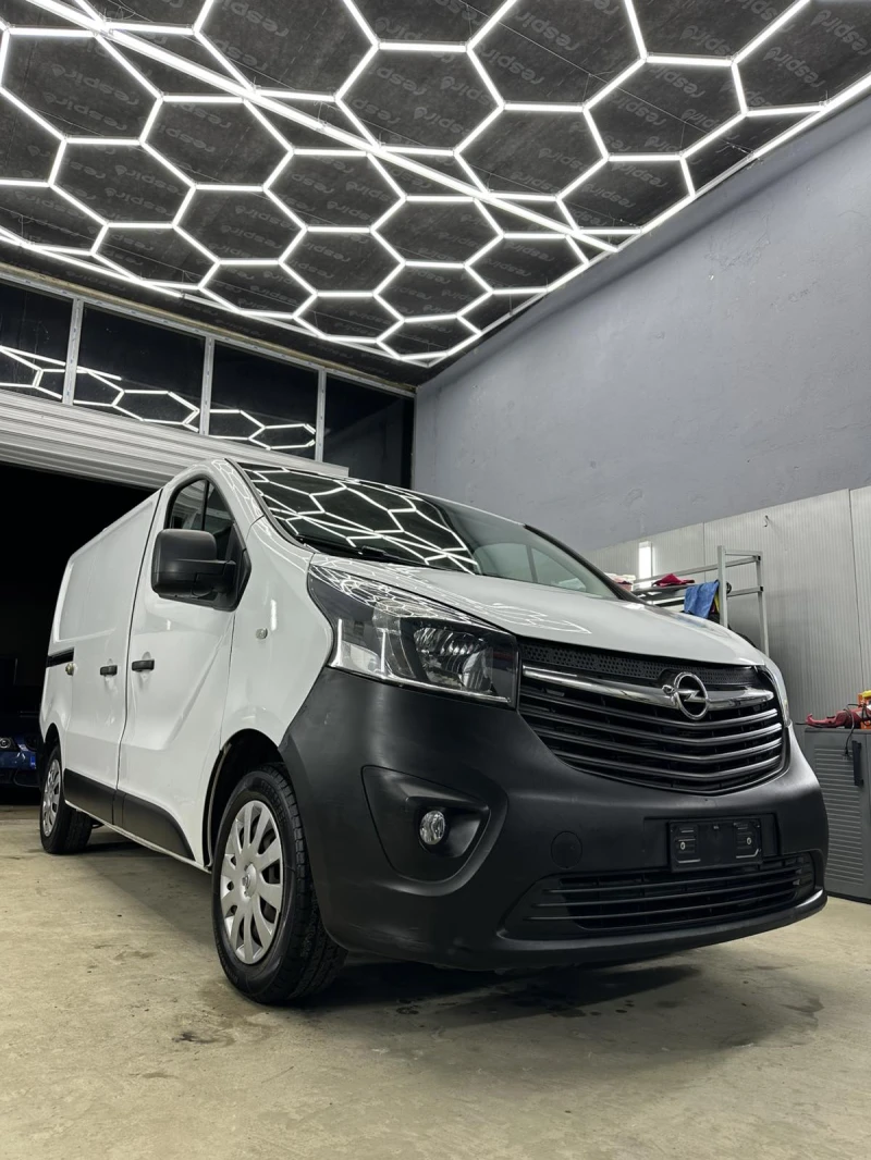 Opel Vivaro, снимка 2 - Бусове и автобуси - 52807594