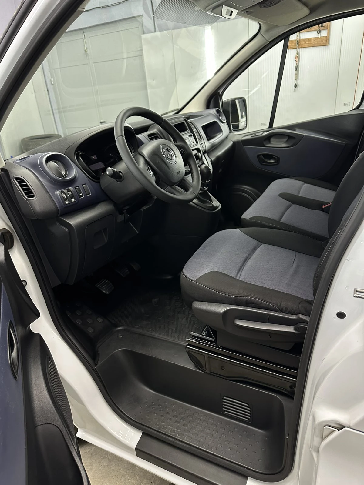 Opel Vivaro  - изображение 9