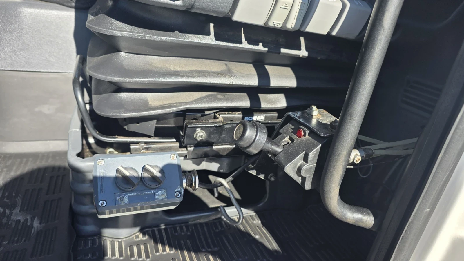 Scania R 124 420 EURO 3 6X4 , снимка 8 - Камиони - 54144145