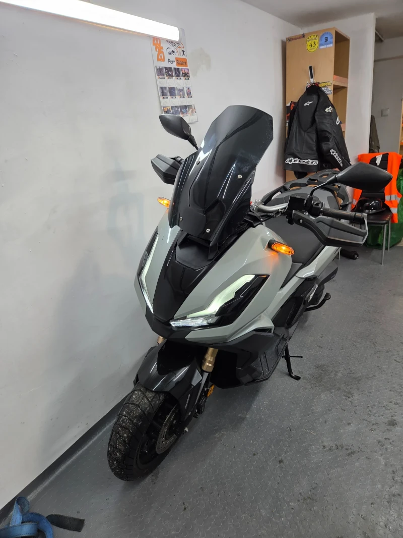 Honda X-ADV ПЕРФЕКТЕН!!! Honda X-adv350 2024г. 5000км., снимка 3 - Мотоциклети и мототехника - 53154254