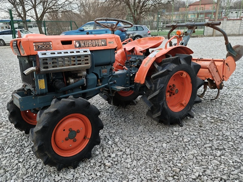 Трактор Kubota B7000 13к.с. 4WD ДЖЕЙ ТРЕЙДИНГ, снимка 3 - Селскостопанска техника - 12954241