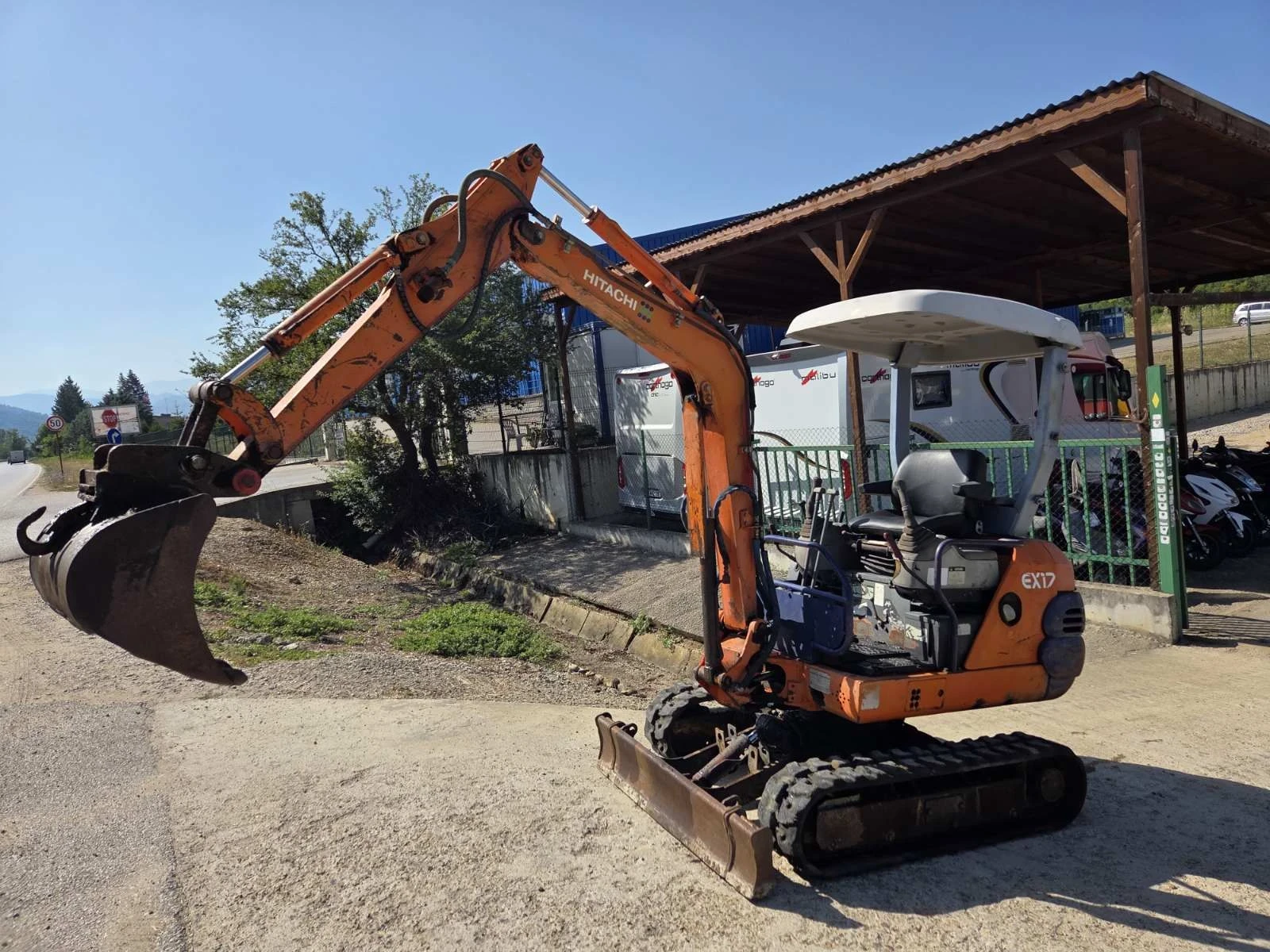 Багер Hitachi EX17 ДЖОИСТИЦИ НОВ ВНОС ШВЕЙЦАРИЯ