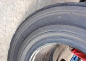 Гуми, снимка 13