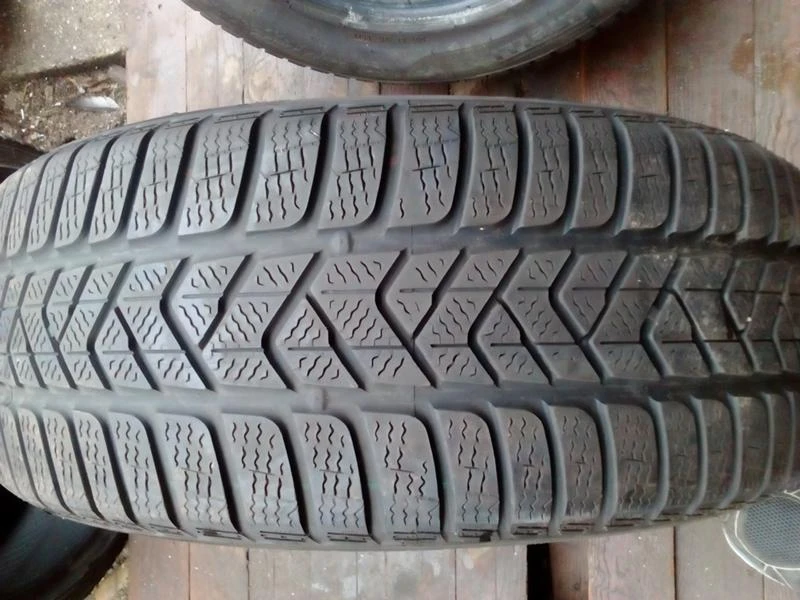 Гуми Зимни 225/55R16, снимка 1 - Гуми и джанти - 20465519