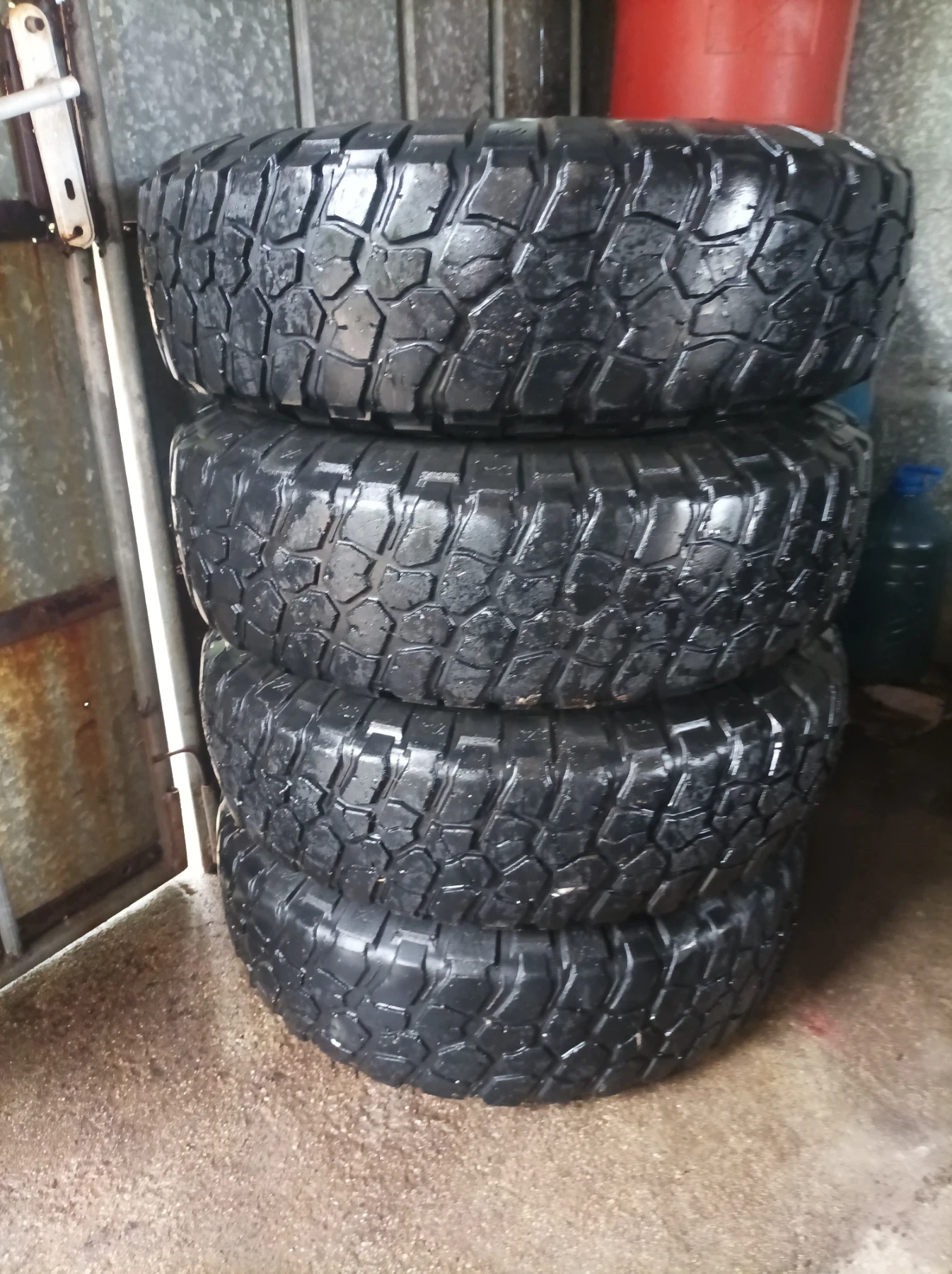 Гуми с джанти BF Goodrich 255/85R16, снимка 2 - Гуми и джанти - 55160082