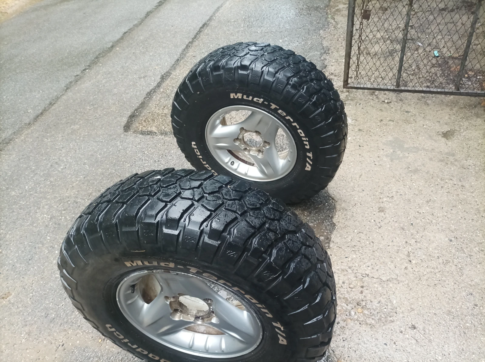Гуми с джанти BF Goodrich 255/85R16, снимка 5 - Гуми и джанти - 55160082