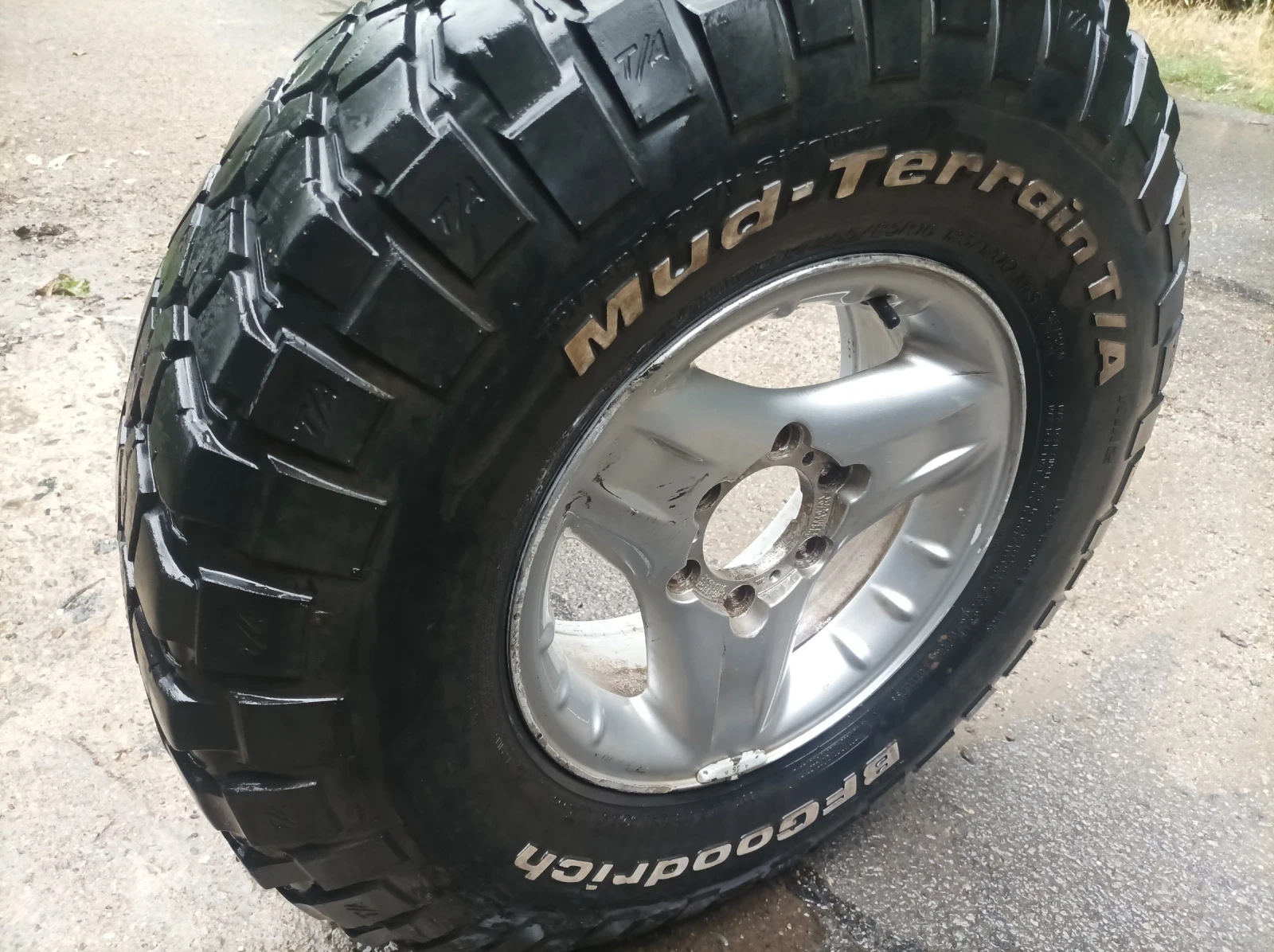 Гуми с джанти BF Goodrich 255/85R16, снимка 4 - Гуми и джанти - 55160082