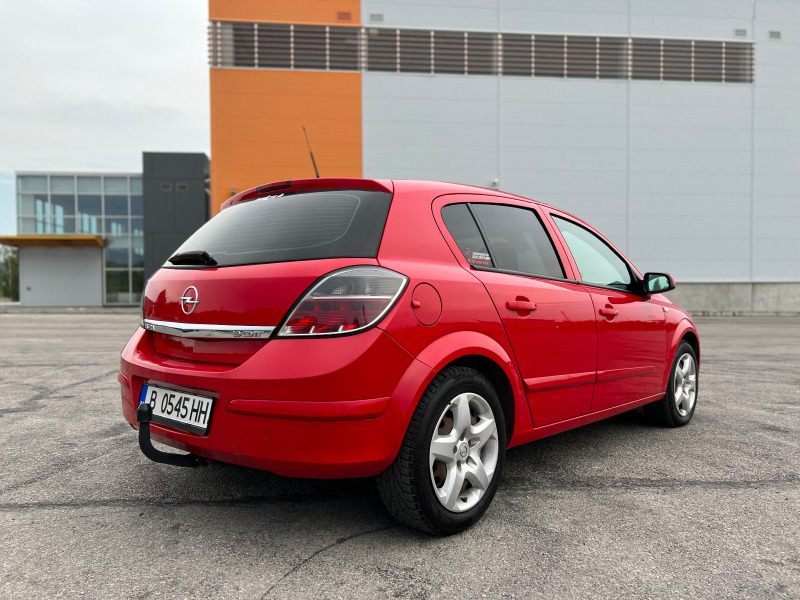 Opel Astra 1.9CDTI, снимка 4 - Автомобили и джипове - 46055527