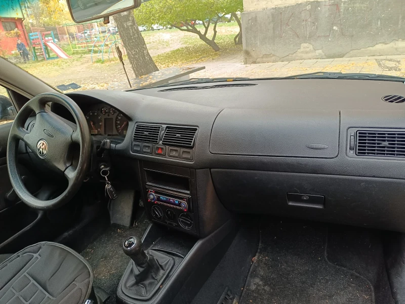 VW Golf 4, снимка 4 - Автомобили и джипове - 48015659