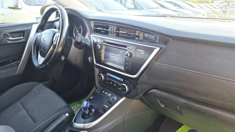 Toyota Auris Hybrid* ГОТОВА ЗА ТАКСИ, снимка 13 - Автомобили и джипове - 51646330