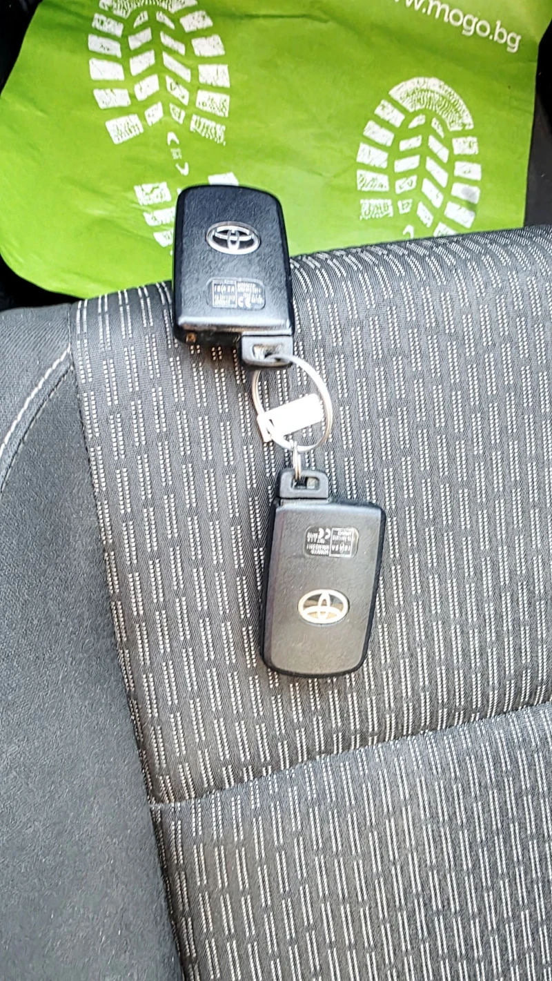 Toyota Auris Hybrid* ГОТОВА ЗА ТАКСИ, снимка 17 - Автомобили и джипове - 51646330